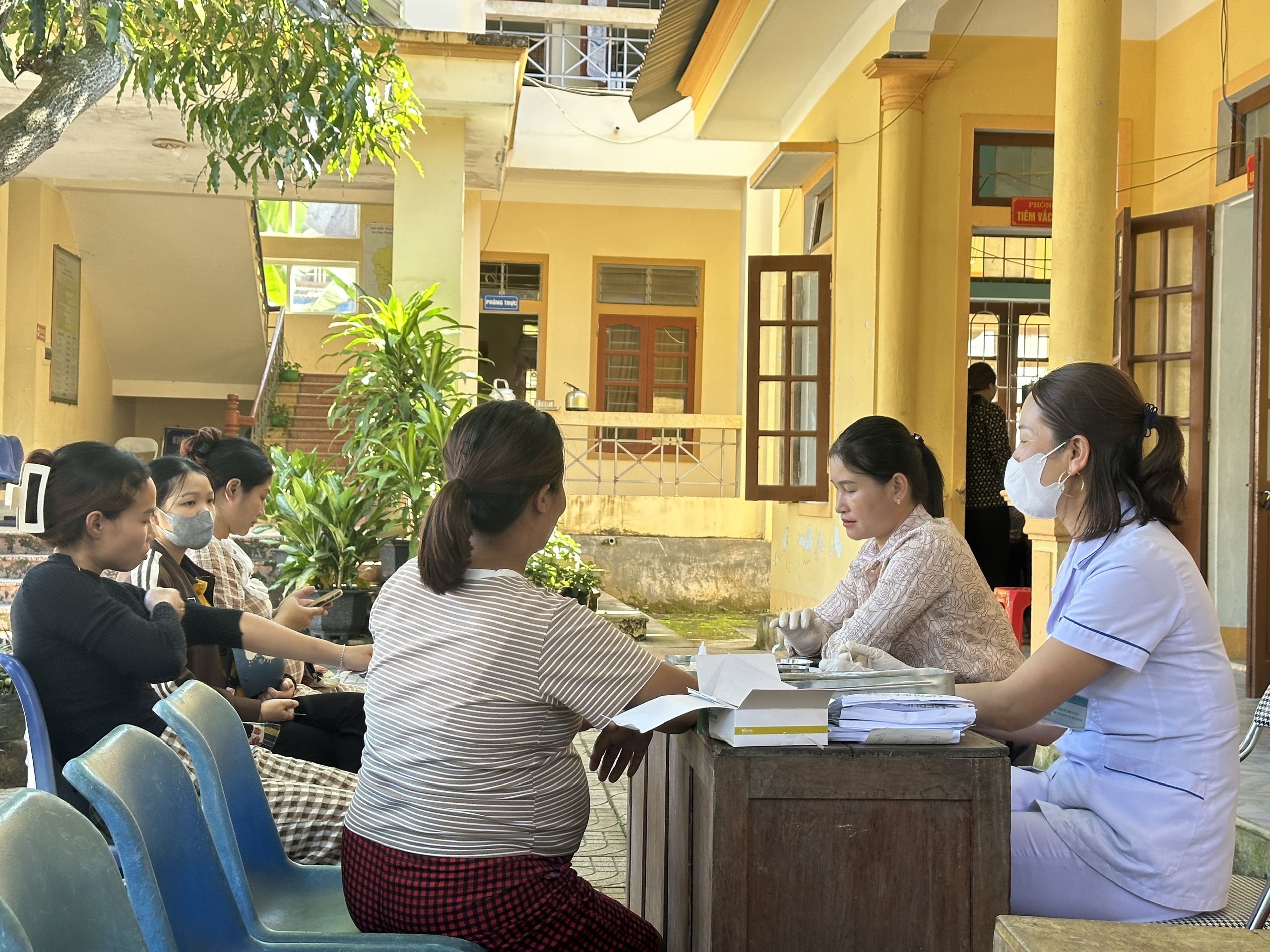 Hướng tới 'mỗi người dân có một bác sĩ', không phải khai lại thông tin khi đi khám
- Ảnh 2.