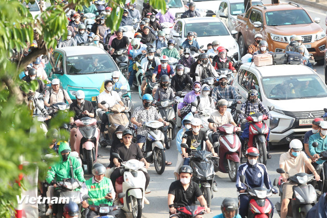 Hà Nội hiện thực hóa mục tiêu chuyển đổi xe xăng và trạm sạc điện ra sao?- Ảnh 2. Hà Nội hiện thực hóa mục tiêu chuyển đổi xe xăng và trạm sạc điện ra sao?- Ảnh 2.