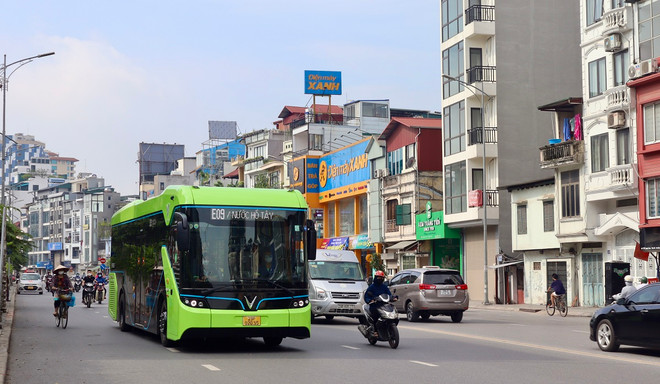 Hà Nội hiện thực hóa mục tiêu chuyển đổi xe xăng và trạm sạc điện ra sao?- Ảnh 3. Hà Nội hiện thực hóa mục tiêu chuyển đổi xe xăng và trạm sạc điện ra sao?- Ảnh 3.