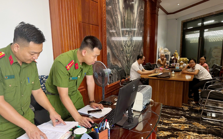 Khám xét nơi ở của giang hồ Ý "ẻng" ở Thanh Hóa