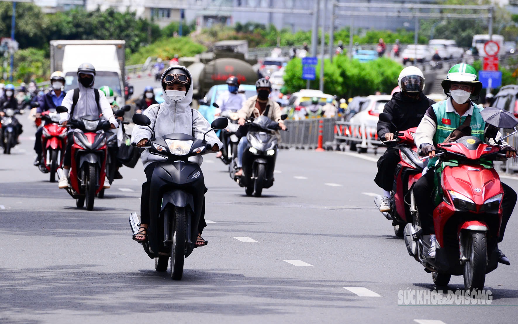 Miền Bắc, miền Trung nắng nóng gay gắt, nhiệt cao trên 38 độ
