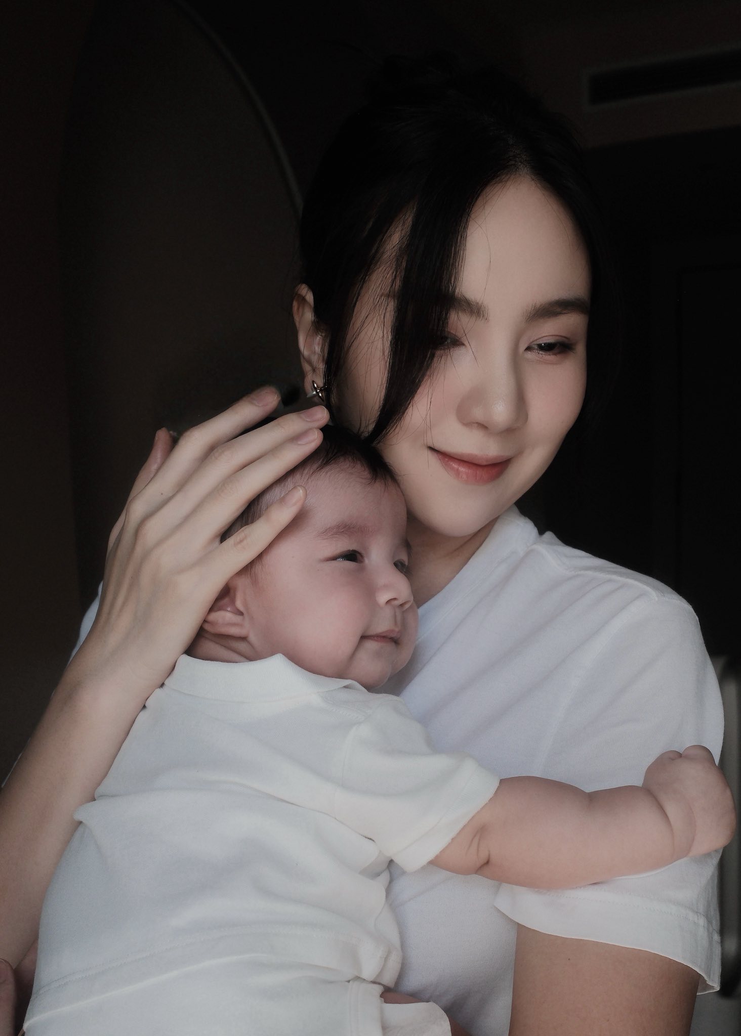 Biểu cảm 'đốn tim' fan của con trai MC Mai Ngọc- Ảnh 6.