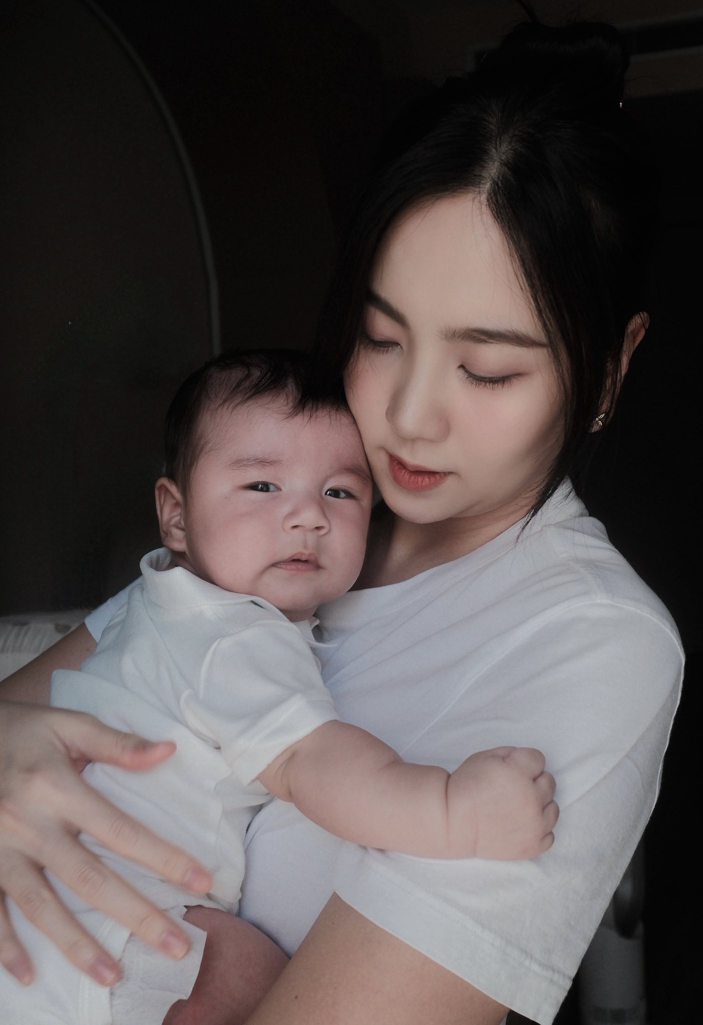 Biểu cảm 'đốn tim' fan của con trai MC Mai Ngọc- Ảnh 5.