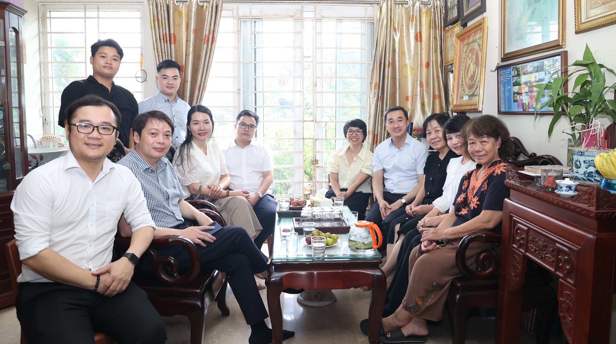 Thứ trưởng Trần Văn Thuấn thăm, tri ân gia đình Liệt sĩ, bác sĩ Đặng Thuỳ Trâm- Ảnh 6. Thứ trưởng Trần Văn Thuấn thăm, tri ân gia đình Liệt sĩ, bác sĩ Đặng Thuỳ Trâm- Ảnh 6.