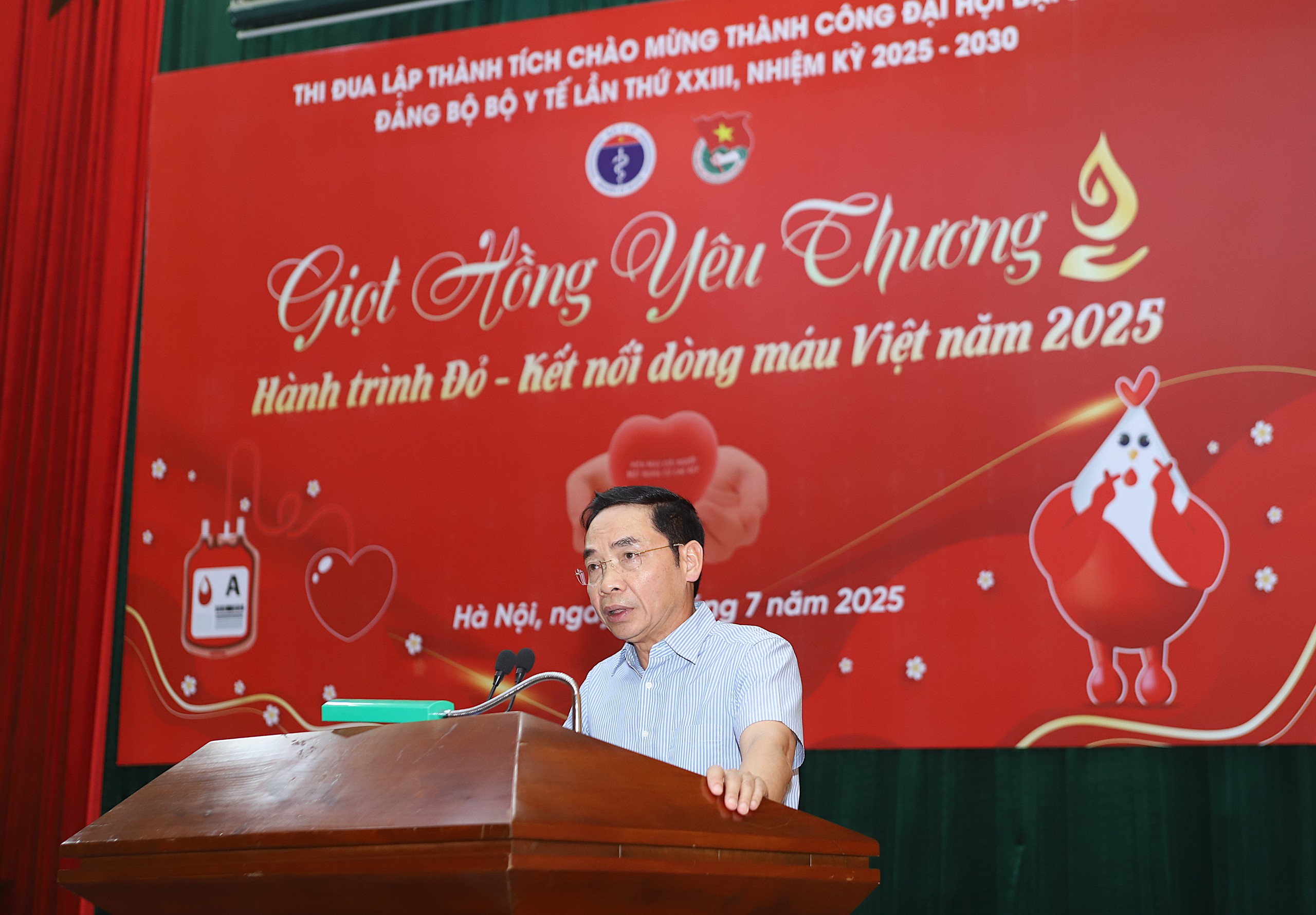 Tuổi trẻ Bộ Y tế  hiến máu tình nguyện 'Giọt hồng yêu thương'- Ảnh 4.