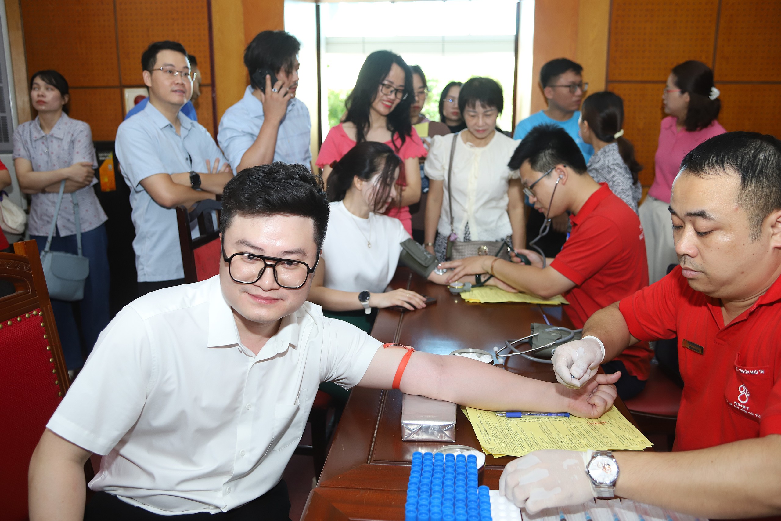 Tuổi trẻ Bộ Y tế  hiến máu tình nguyện 'Giọt hồng yêu thương'- Ảnh 7.