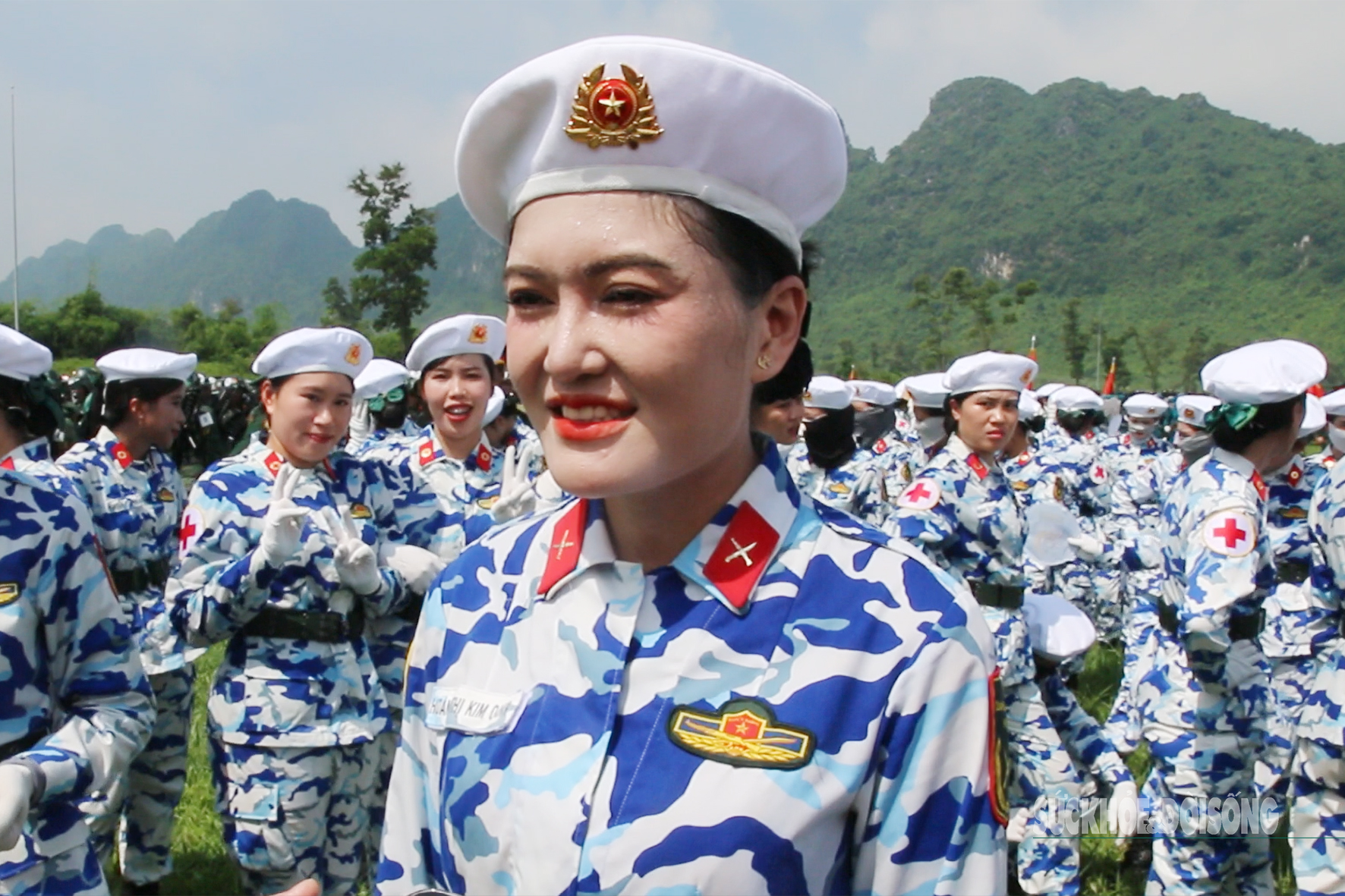 Khối nữ Quân y ‘khoe’ khí chất trong bộ quân phục rằn ri hiện đại- Ảnh 2. Khối nữ Quân y ‘khoe’ khí chất trong bộ quân phục rằn ri hiện đại- Ảnh 2.