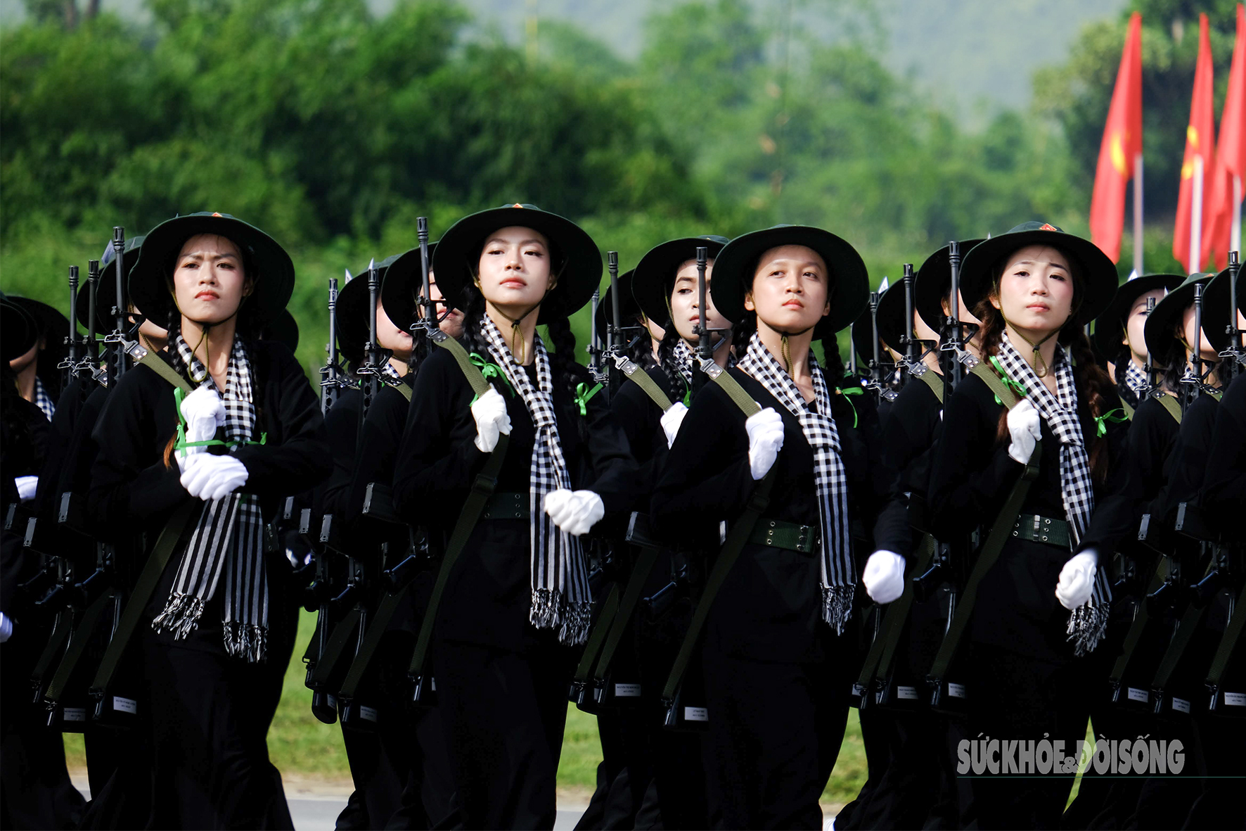 Khối nữ Quân y ‘khoe’ khí chất trong bộ quân phục rằn ri hiện đại- Ảnh 12. Khối nữ Quân y ‘khoe’ khí chất trong bộ quân phục rằn ri hiện đại- Ảnh 12.