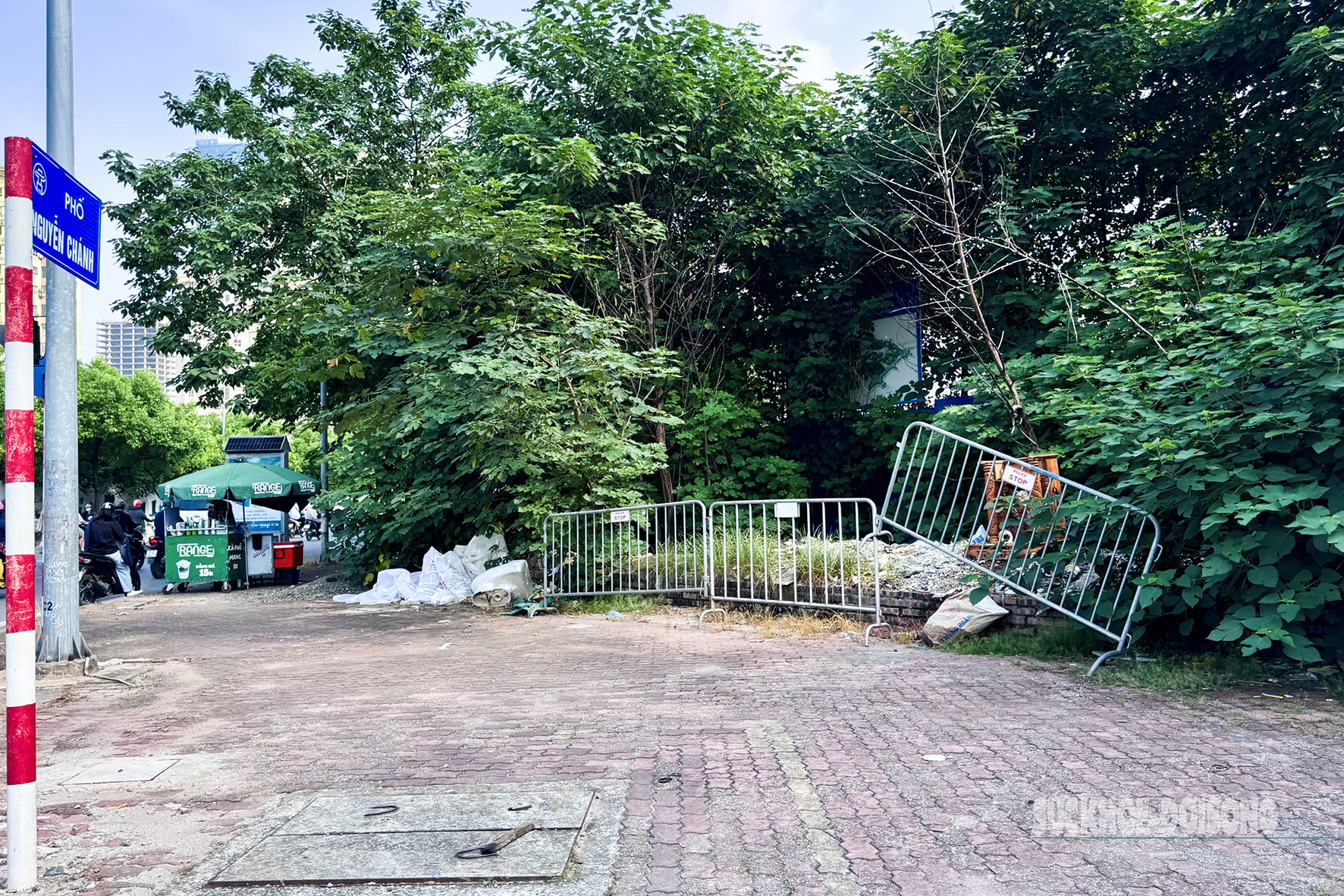 15 năm ì ạch, công viên hồ điều hòa thành bãi cỏ hoang- Ảnh 3.