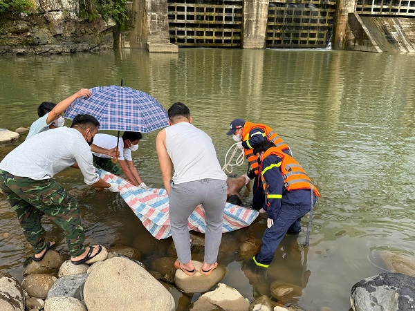 Lai Châu: Tìm thấy thanh niên tử vong khi đi bơi tại khu vực hạ lưu thủy điện Phiêng Lúc- Ảnh 3.