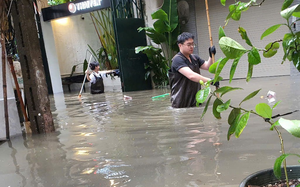 38 tuyến phố Hà Nội có nguy cơ ngập sau cơn mưa dông chiều nay