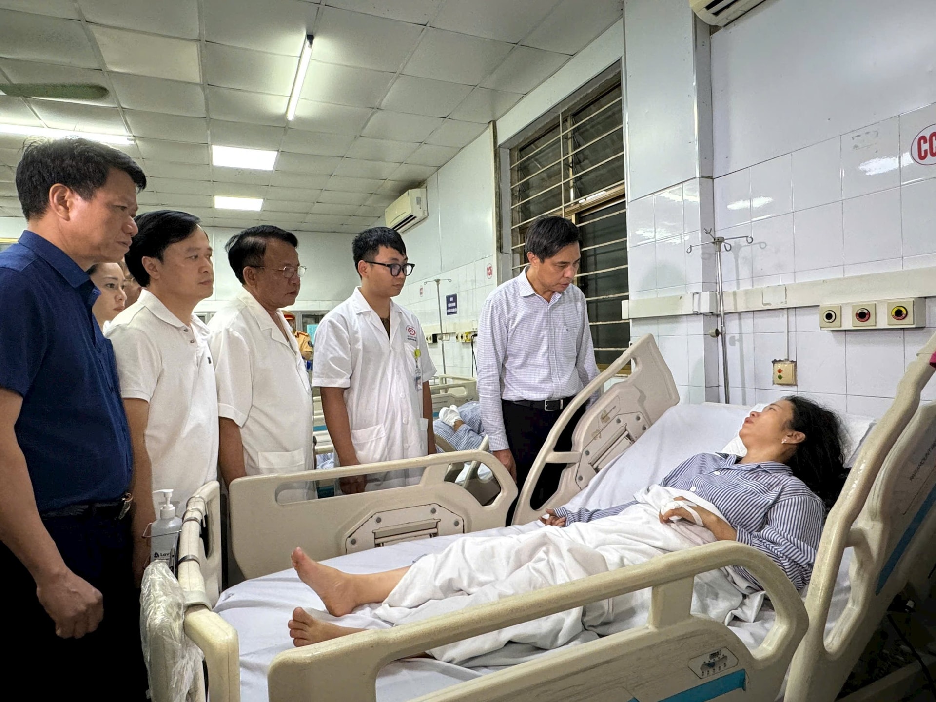 Vụ tàu du lịch bị đắm ở vịnh Hạ Long: Lời kể của những nạn nhân thoát nạn- Ảnh 1.