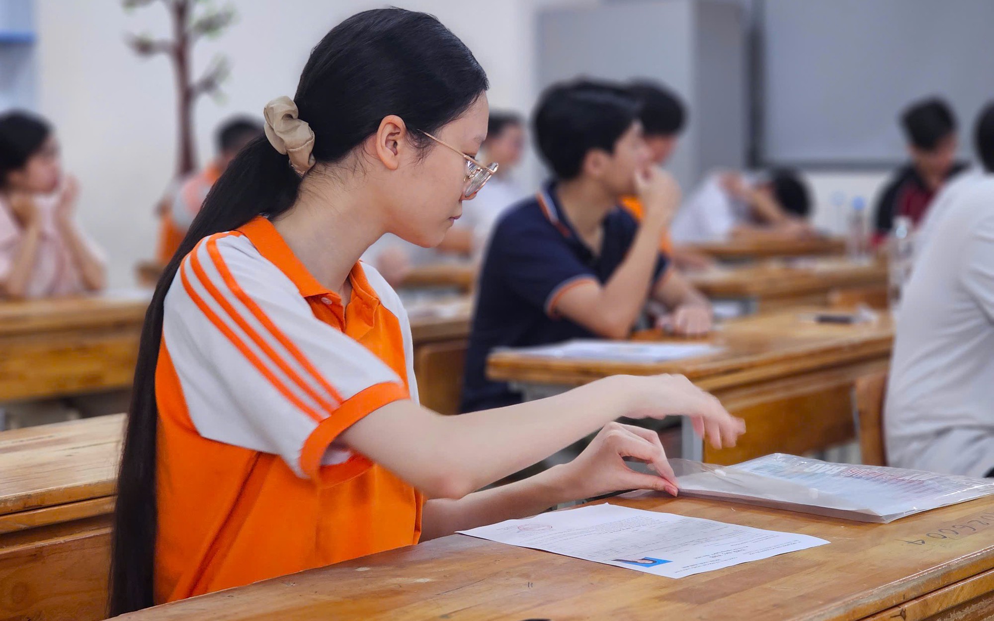 Kỳ thi tốt nghiệp THPT 2025: Phổ điểm - phép thử năng lực và bài học cho từng môn