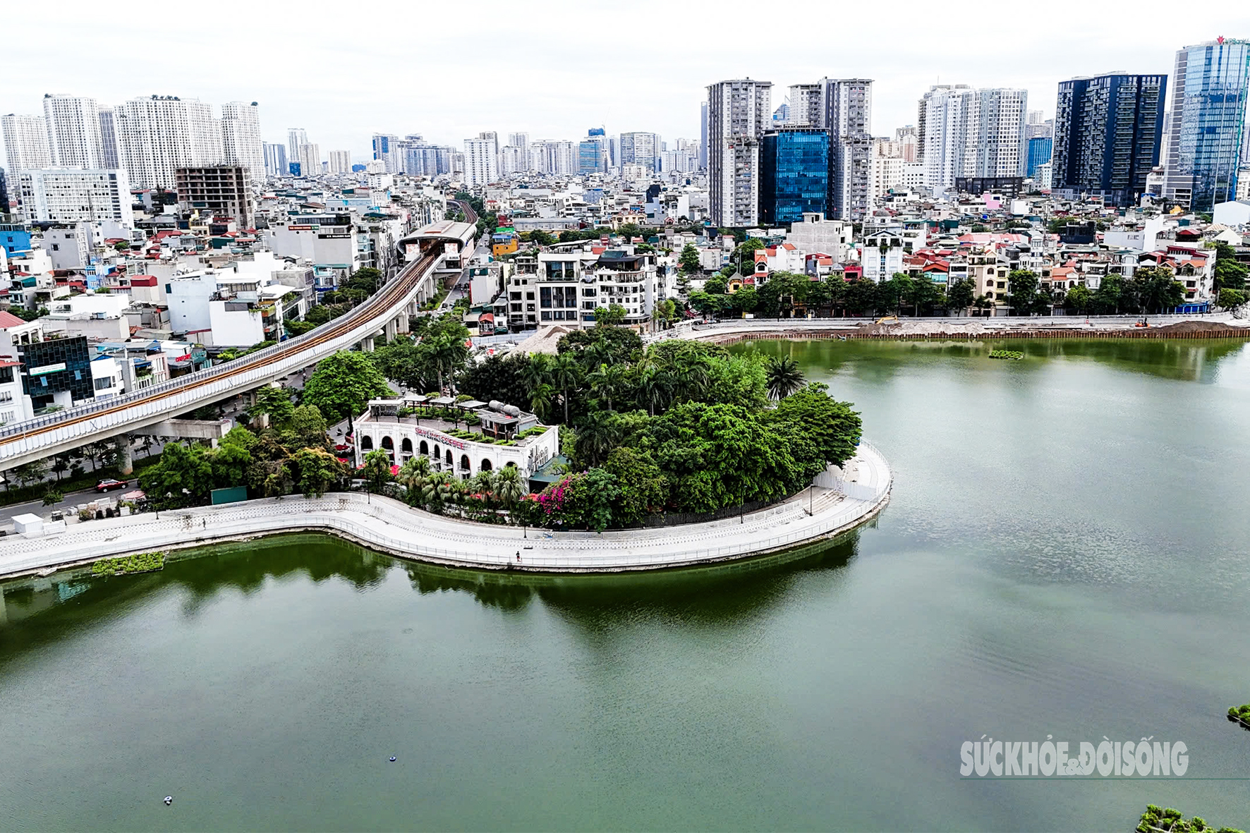 Cận cảnh bán đảo hồ Đống Đa sắp trở thành vườn hoa- Ảnh 4.
