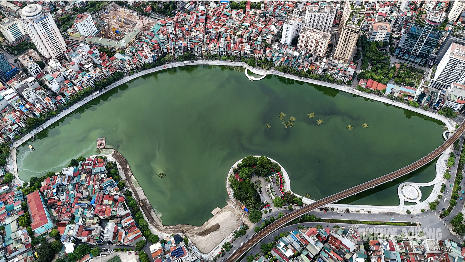 Cận cảnh bán đảo hồ Đống Đa sắp trở thành vườn hoa- Ảnh 1.