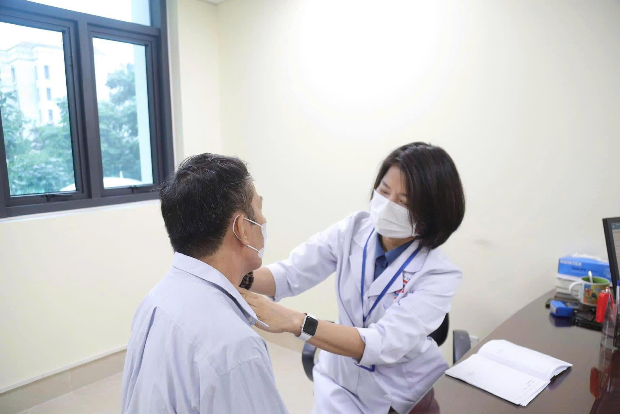 Bệnh nhân nói gì về quy định kê đơn thuốc ngoại trú 3 tháng 1 lần của Bộ Y tế?- Ảnh 1.