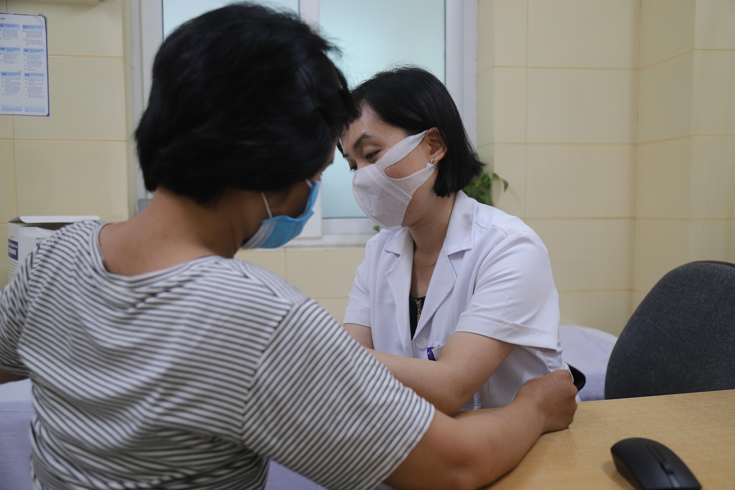 Bệnh nhân nói gì về quy định kê đơn thuốc ngoại trú 3 tháng 1 lần của Bộ Y tế?- Ảnh 2.