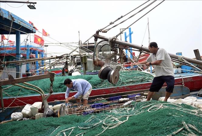 Thủ tướng yêu cầu khẩn trương triển khai ứng phó khẩn cấp với bão số 3- Ảnh 1.