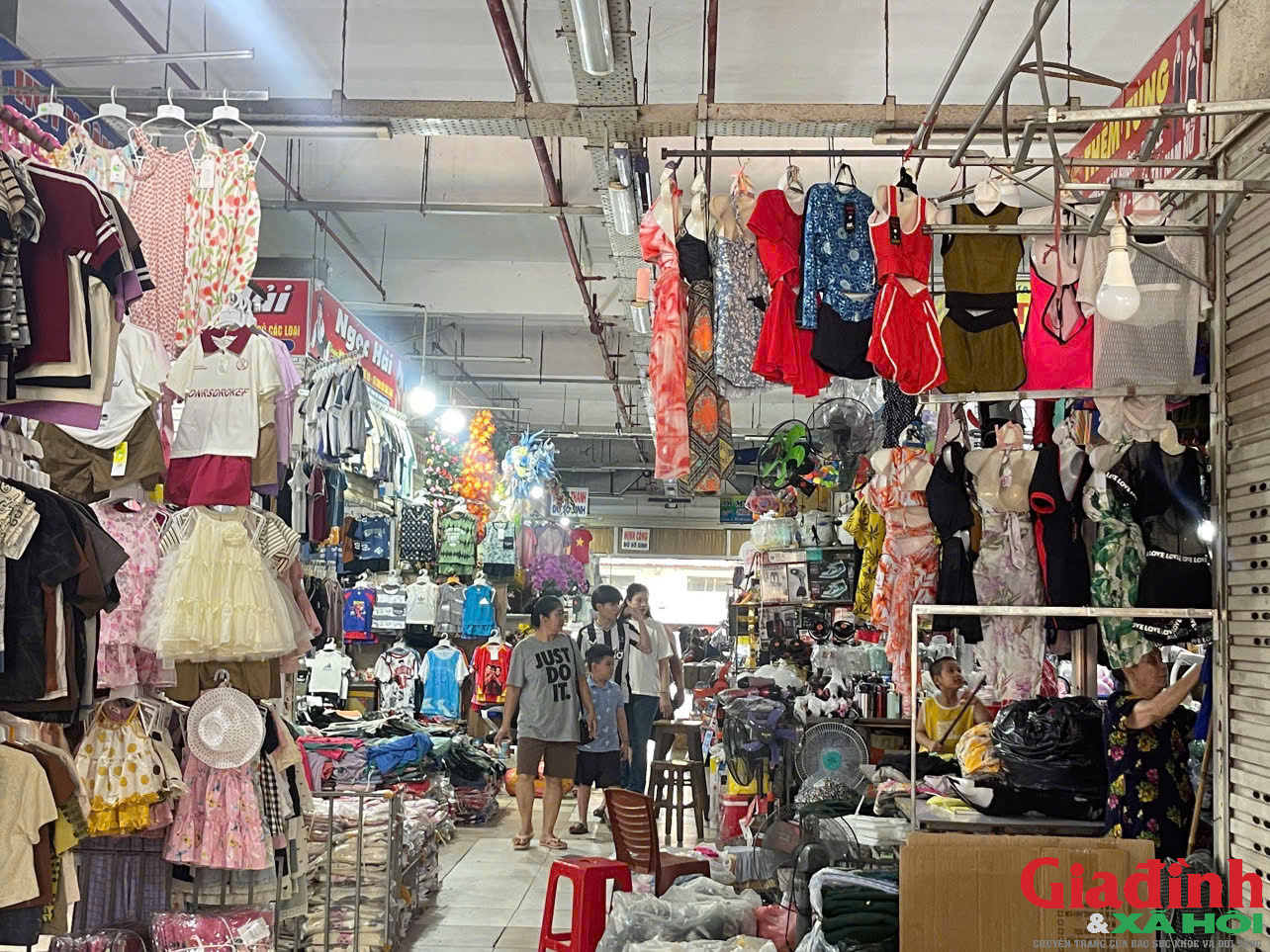 Chợ truyền thống vắng khách, tiểu thương buồn thiu như chợ chiều- Ảnh 5.