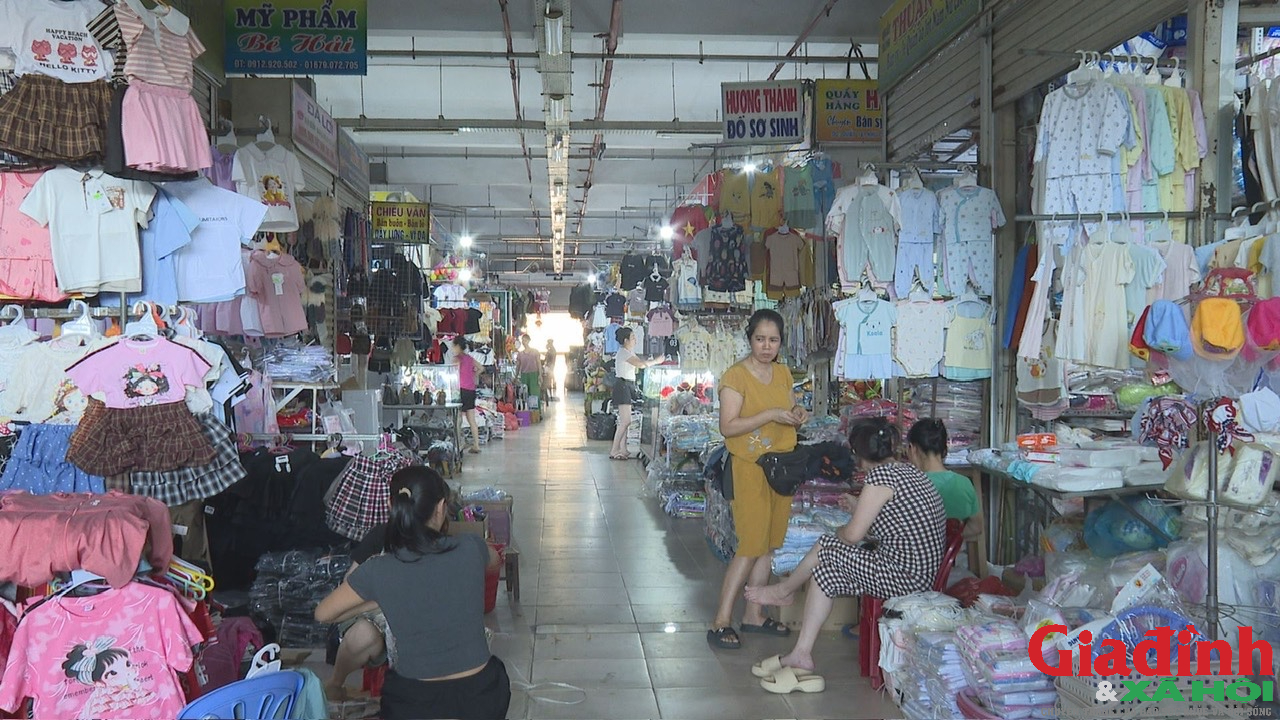 Chợ truyền thống vắng khách, tiểu thương buồn thiu như chợ chiều- Ảnh 8.