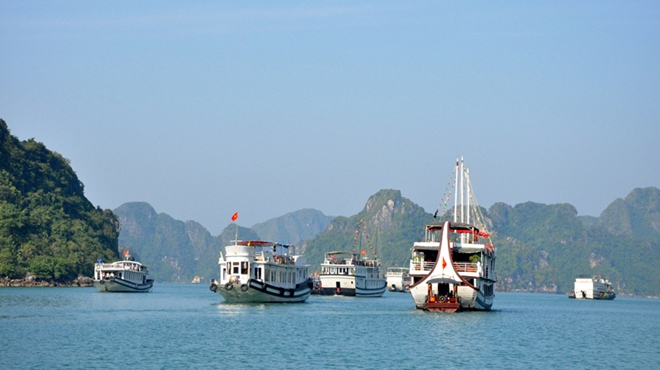 Tin mới về bão WIPHA: Quảng Ninh tạm dừng cấp phép rời cảng đối với tàu khách- Ảnh 1.