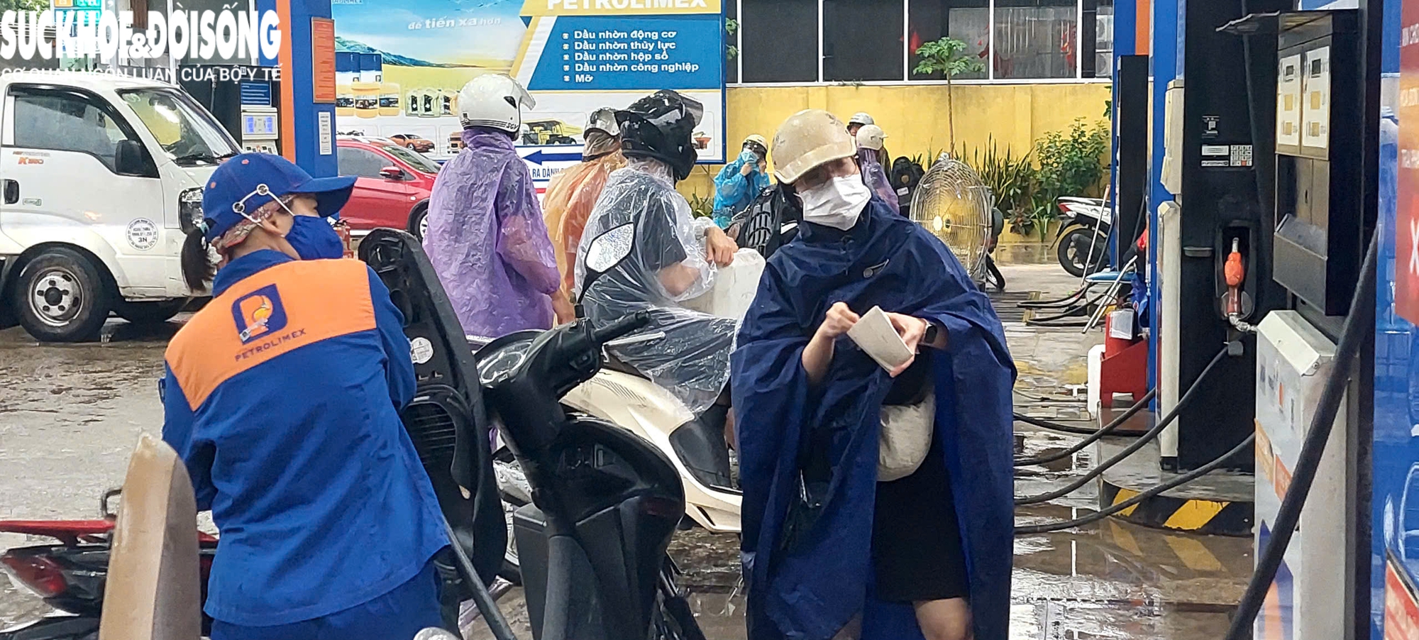 Hình ảnh cuộc sống người dân Quảng Ninh trước khi bão số 3 đổ bộ- Ảnh 12.