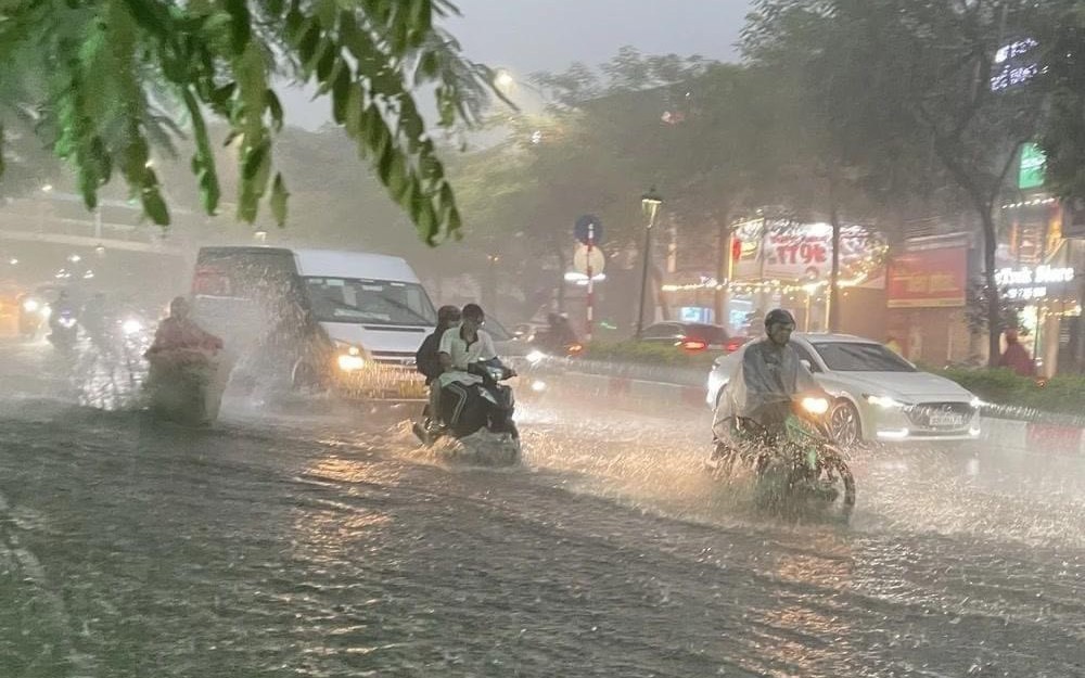 Hà Nội có thể mưa trên 300mm, gió giật cấp 7–8 do ảnh hưởng bão số 3
