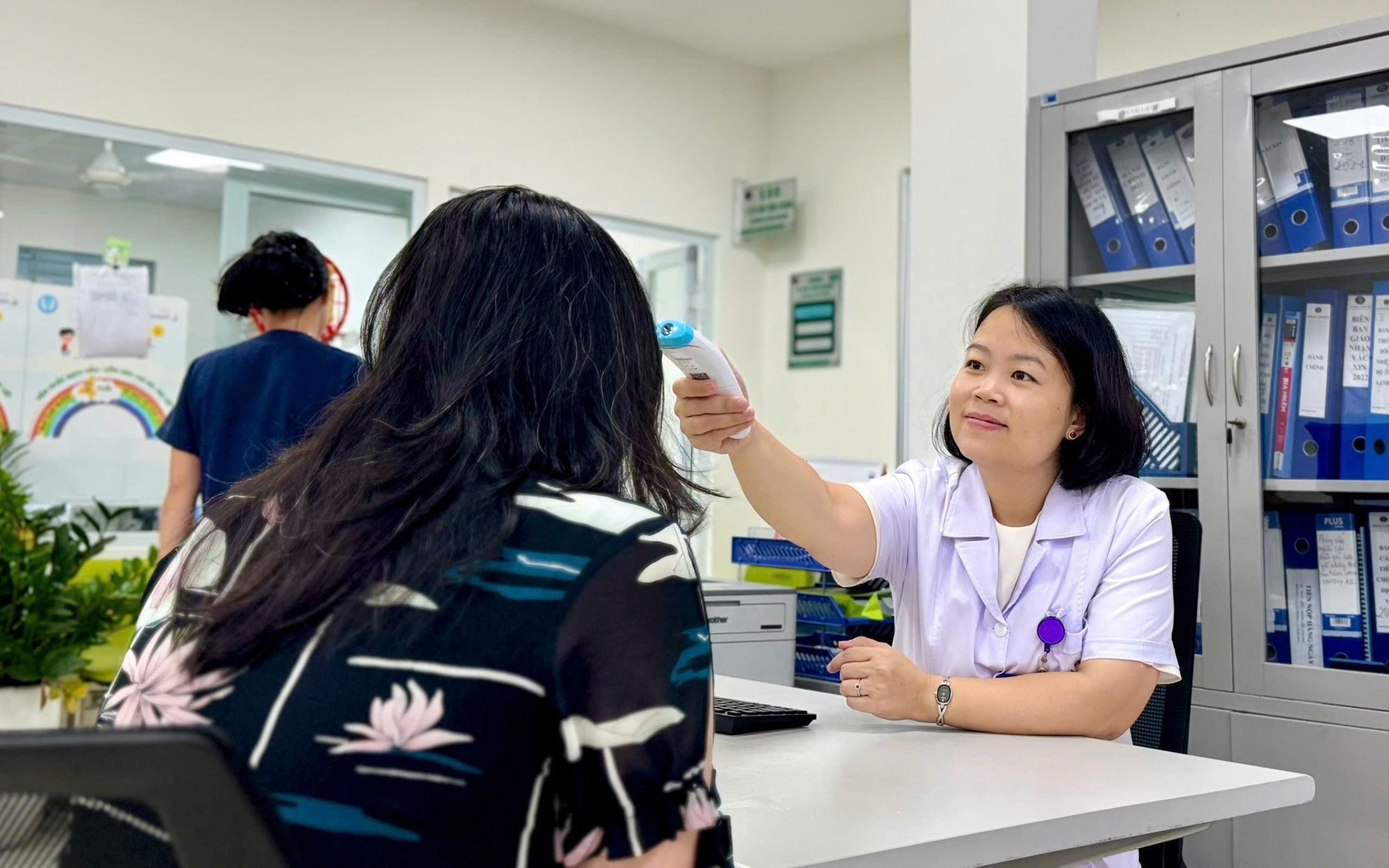 Bác sĩ chỉ cách phòng bệnh truyền nhiễm mùa mưa bão