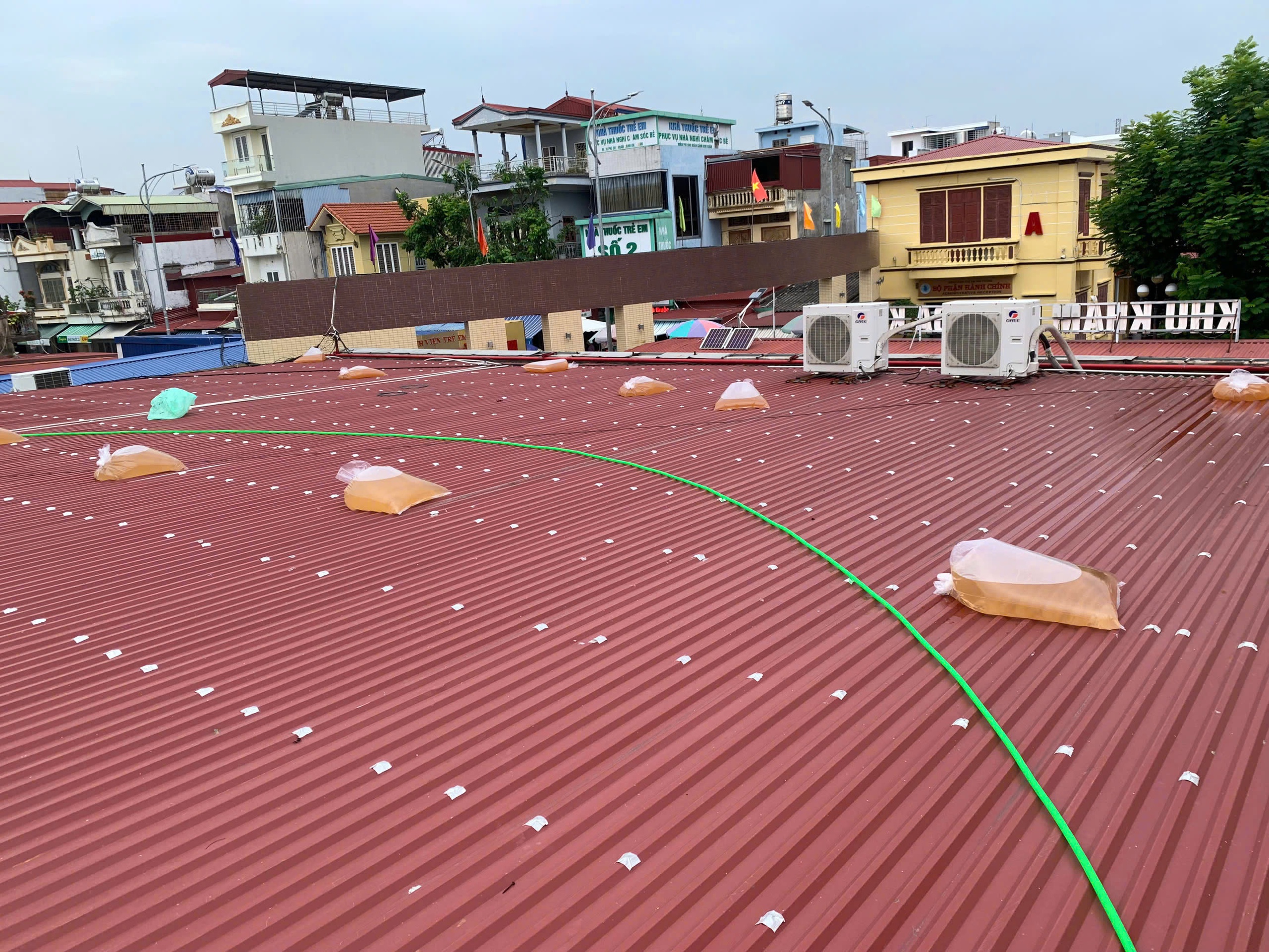 Hải Phòng cấp tập gia cố công trình, bệnh viện, nhà máy ứng phó bão số 3 WIPHA- Ảnh 3. Hải Phòng cấp tập gia cố công trình, bệnh viện, nhà máy ứng phó bão số 3 WIPHA- Ảnh 3.