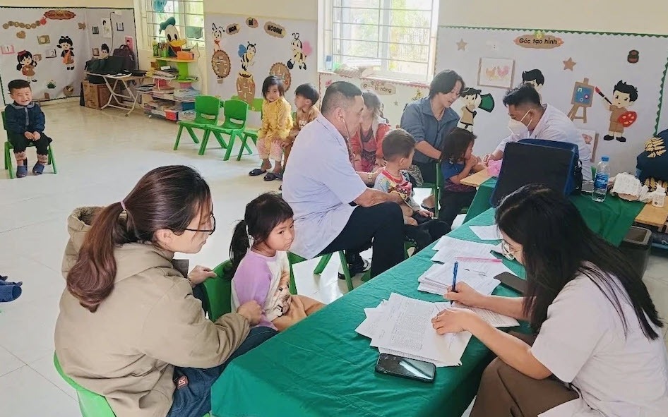 Sơn La tập trung triển khai chiến dịch tiêm vaccine sởi năm 2025- Ảnh 1.