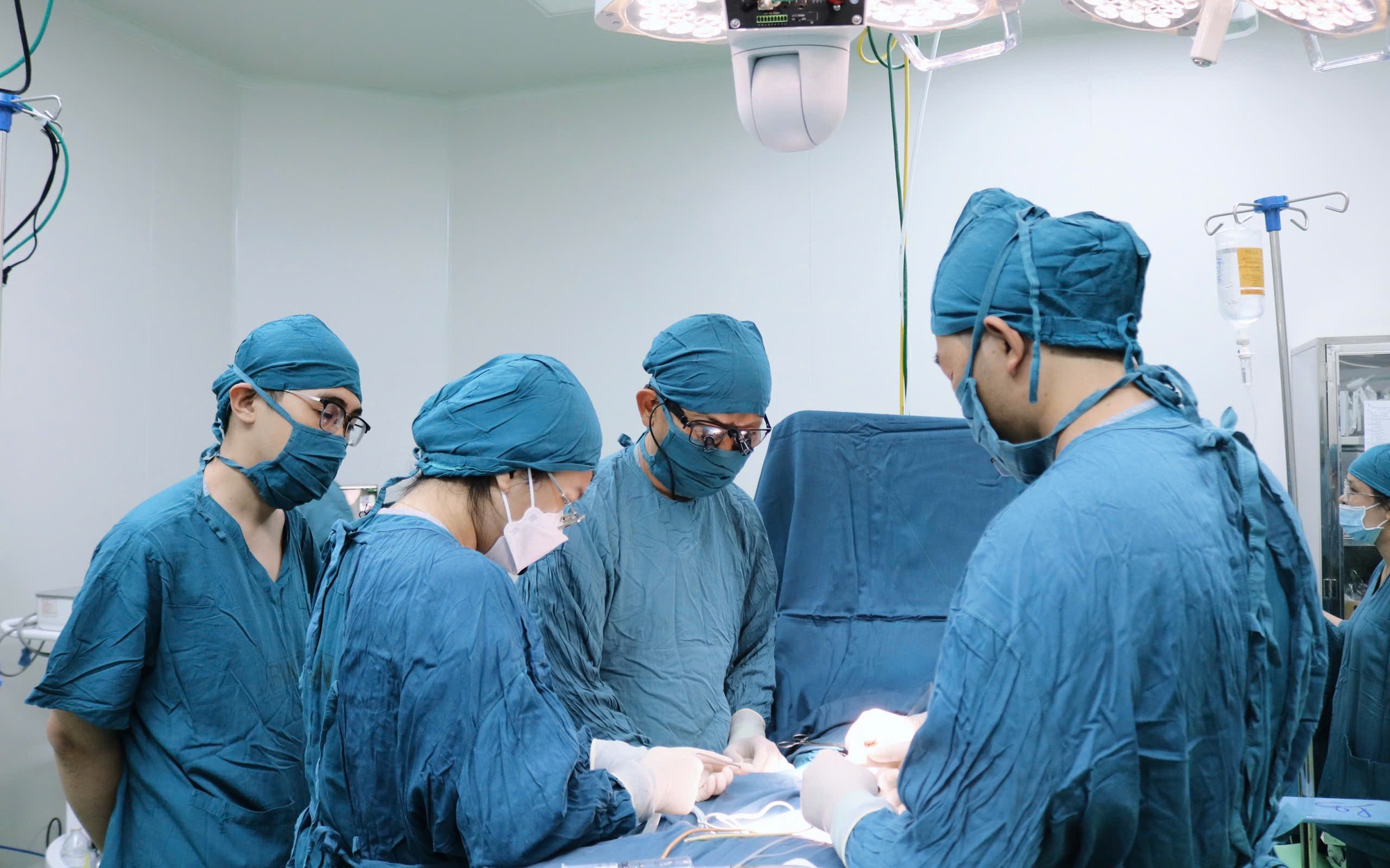 Thăm khám, phẫu thuật cho nhiều bệnh nhi mắc dị tật chênh lệch chiều dài chi- Ảnh 4.