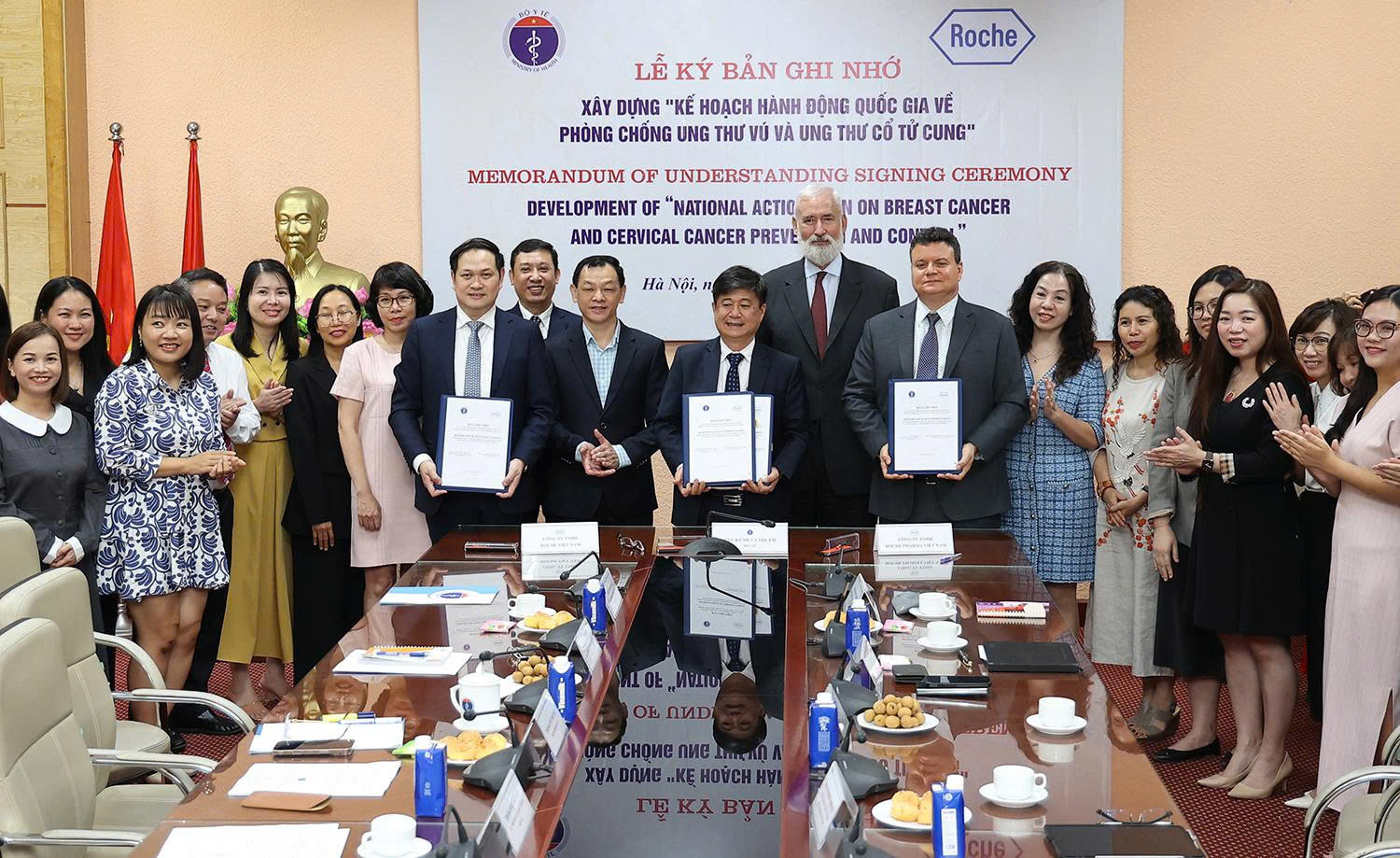 Phối hợp thúc đẩy phát hiện sớm, nâng chất lượng điều trị 2 bệnh ung thư phổ biến ở phụ nữ Việt Nam- Ảnh 1. Phối hợp thúc đẩy phát hiện sớm, nâng chất lượng điều trị 2 bệnh ung thư phổ biến ở phụ nữ Việt Nam- Ảnh 1.