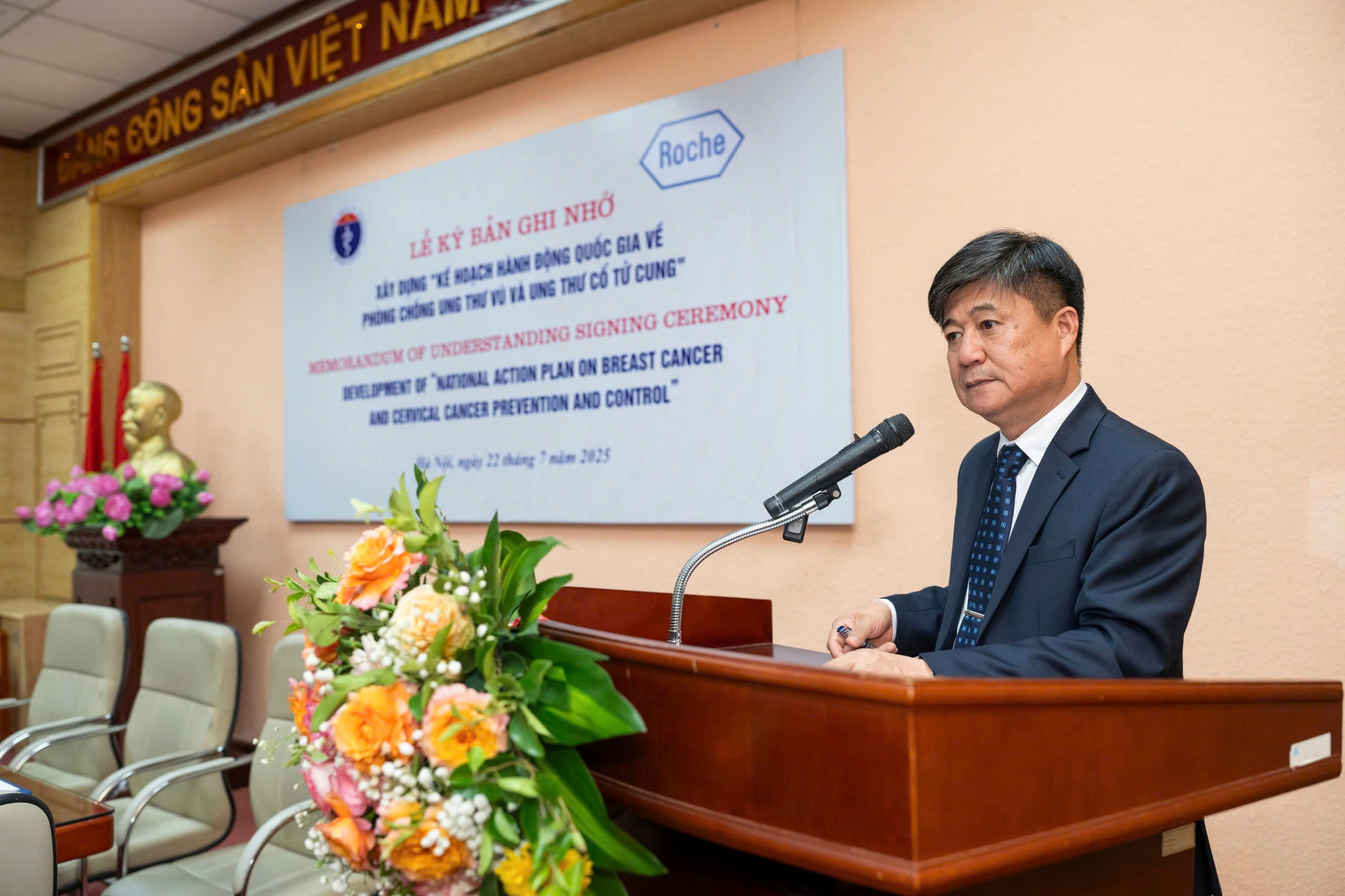 Phối hợp thúc đẩy phát hiện sớm, nâng chất lượng điều trị 2 bệnh ung thư phổ biến ở phụ nữ Việt Nam- Ảnh 4. Phối hợp thúc đẩy phát hiện sớm, nâng chất lượng điều trị 2 bệnh ung thư phổ biến ở phụ nữ Việt Nam- Ảnh 4.
