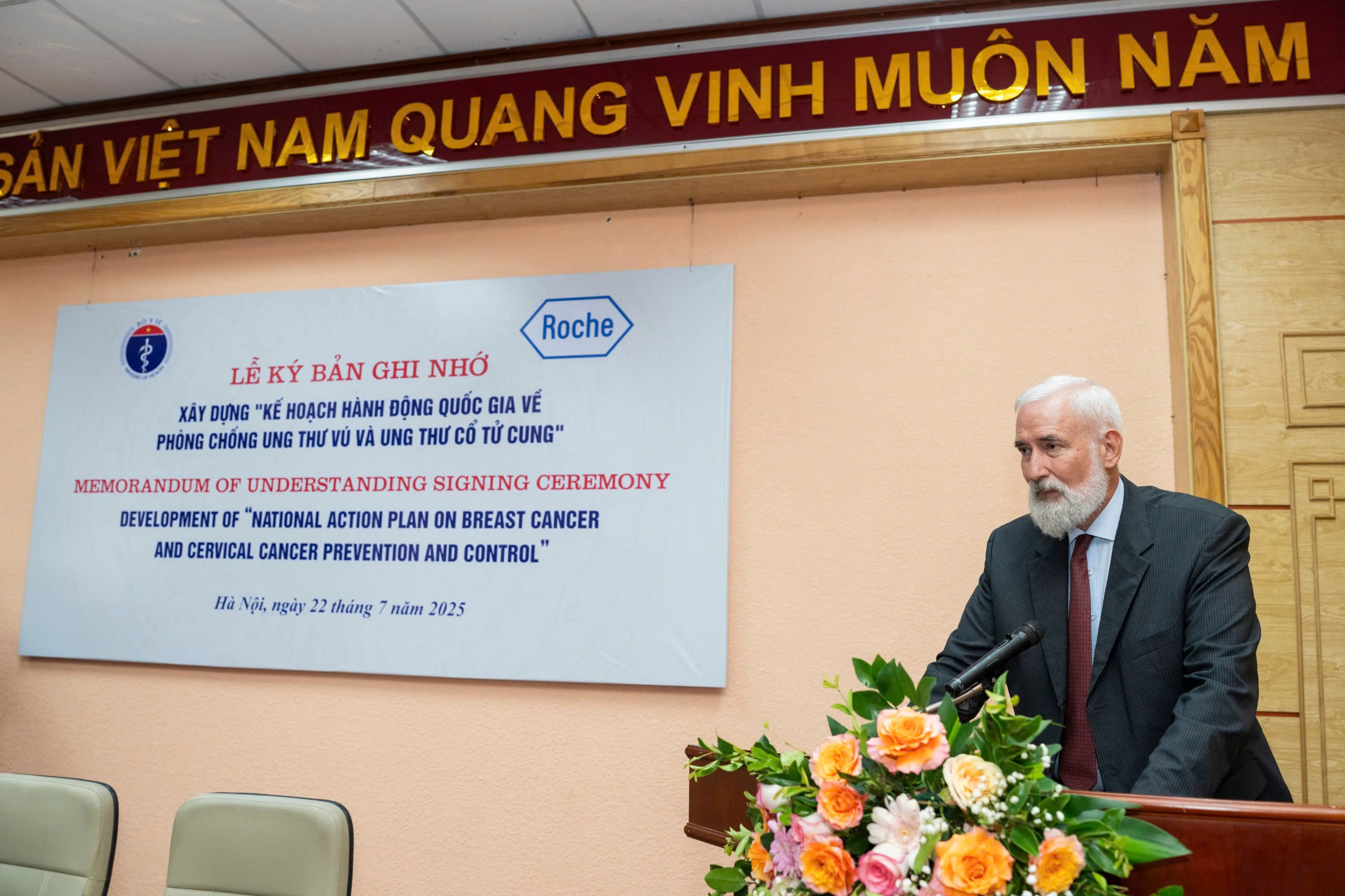 Phối hợp thúc đẩy phát hiện sớm, nâng chất lượng điều trị 2 bệnh ung thư phổ biến ở phụ nữ Việt Nam- Ảnh 3. Phối hợp thúc đẩy phát hiện sớm, nâng chất lượng điều trị 2 bệnh ung thư phổ biến ở phụ nữ Việt Nam- Ảnh 3.