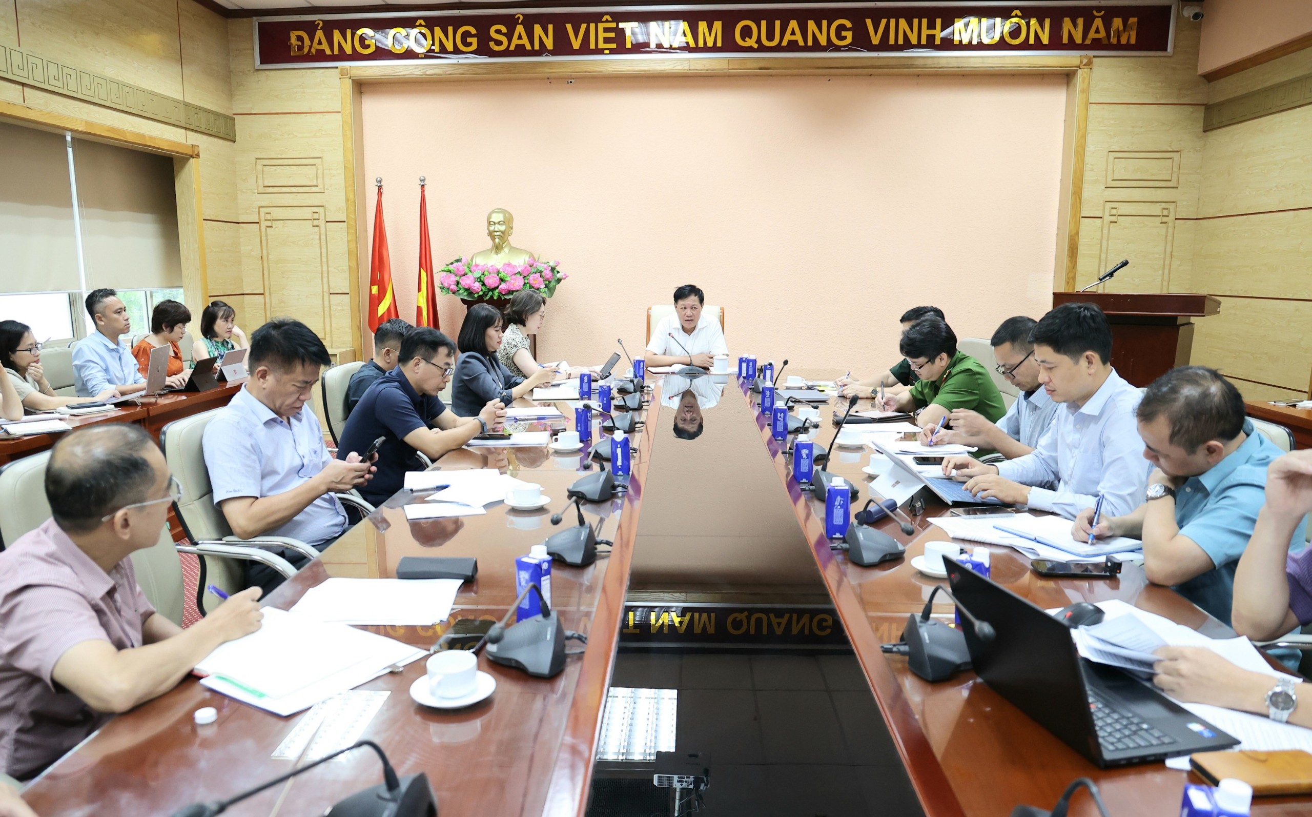 Xây dựng Luật An toàn thực phẩm (sửa đổi) để giải quyết kịp thời các hạn chế, bất cập của thực tiễn- Ảnh 1.
