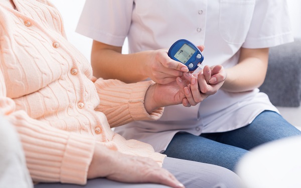 Dấu hiệu cảnh báo mắc bệnh răng miệng ở người tiểu đường