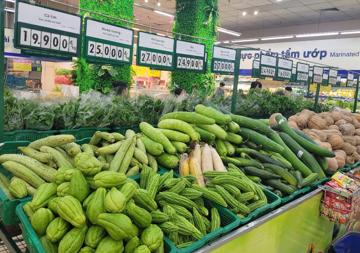Các siêu thị tăng trữ hàng, đảm bảo nguồn cung ứng phó bão Wipha- Ảnh 1. Các siêu thị tăng trữ hàng, đảm bảo nguồn cung ứng phó bão Wipha- Ảnh 1.