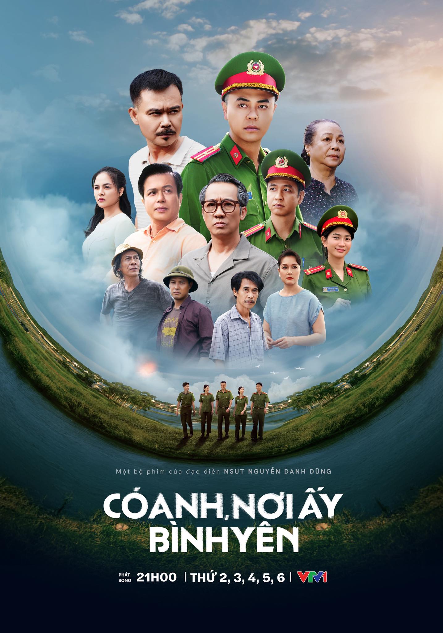 Nam diễn viên công an xã trong phim nối sóng 'Dịu dàng màu nắng', tuổi U50 có cuộc sống viên mãn, sự nghiệp thăng hoa- Ảnh 12. Nam diễn viên công an xã trong phim nối sóng 'Dịu dàng màu nắng', tuổi U50 có cuộc sống viên mãn, sự nghiệp thăng hoa- Ảnh 12.