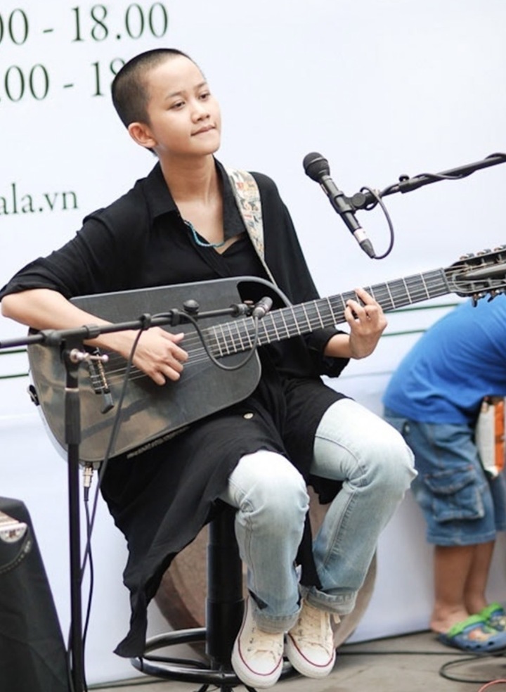 Lý do sao Việt cạo trọc đầu: Người hy sinh nghệ thuật, người vì đấng sinh thành- Ảnh 6. Lý do sao Việt cạo trọc đầu: Người hy sinh nghệ thuật, người vì đấng sinh thành- Ảnh 6.