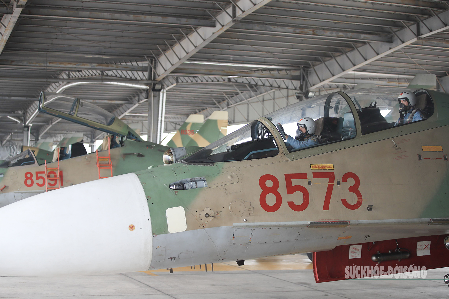 Những người 'bắt mạch' cho ‘hổ mang chúa’ Su-30MK2 - Ảnh 12.