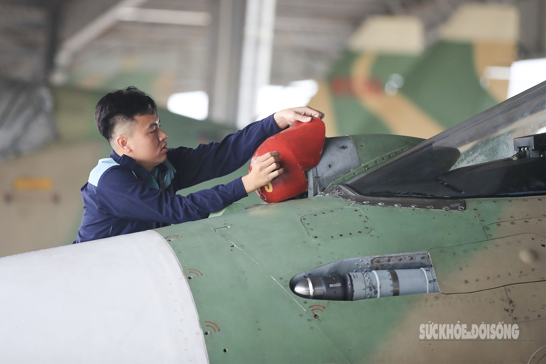 Những người 'bắt mạch' cho ‘hổ mang chúa’ Su-30MK2 - Ảnh 3.
