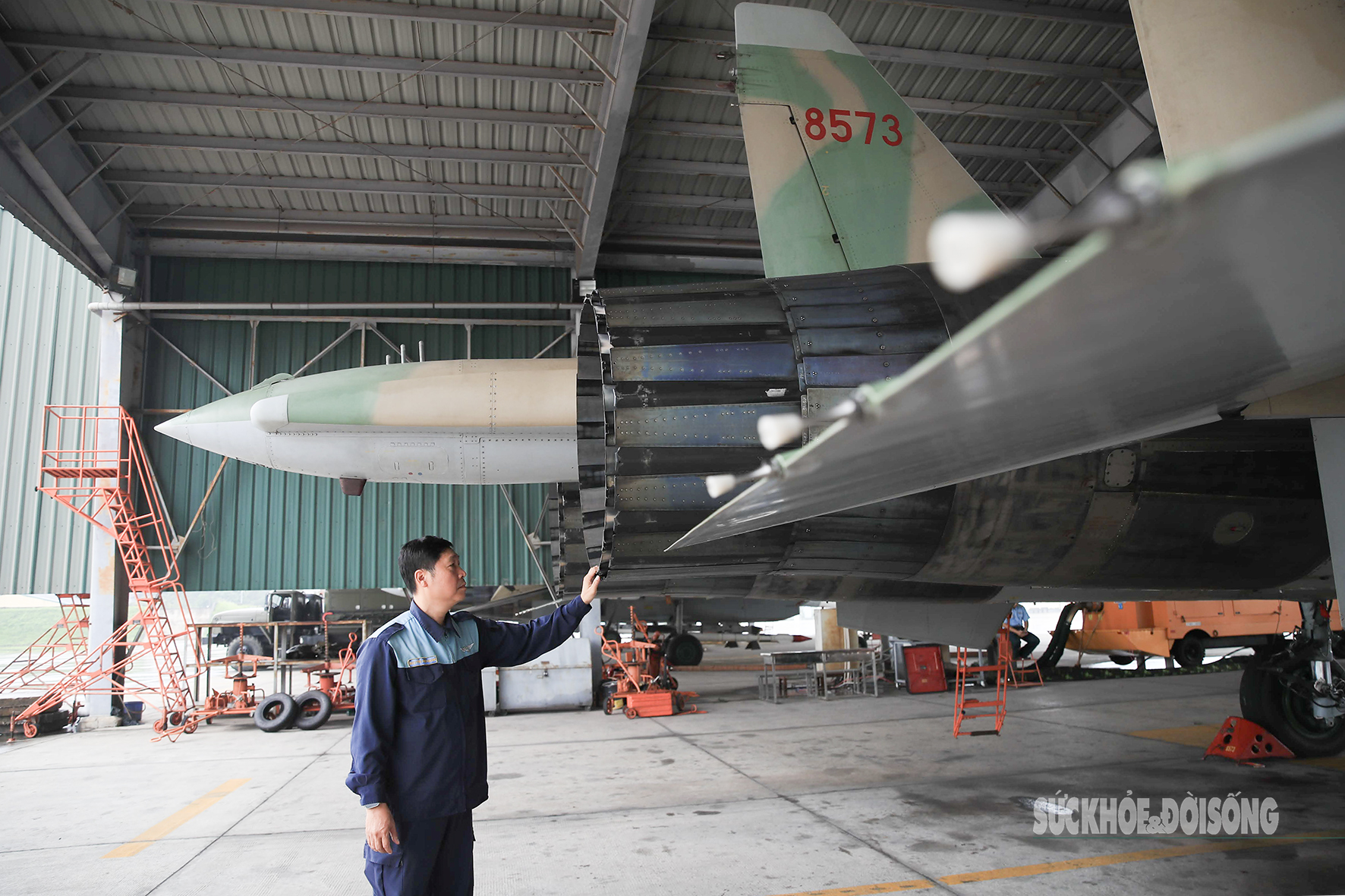 Những người 'bắt mạch' cho ‘hổ mang chúa’ Su-30MK2 - Ảnh 10.