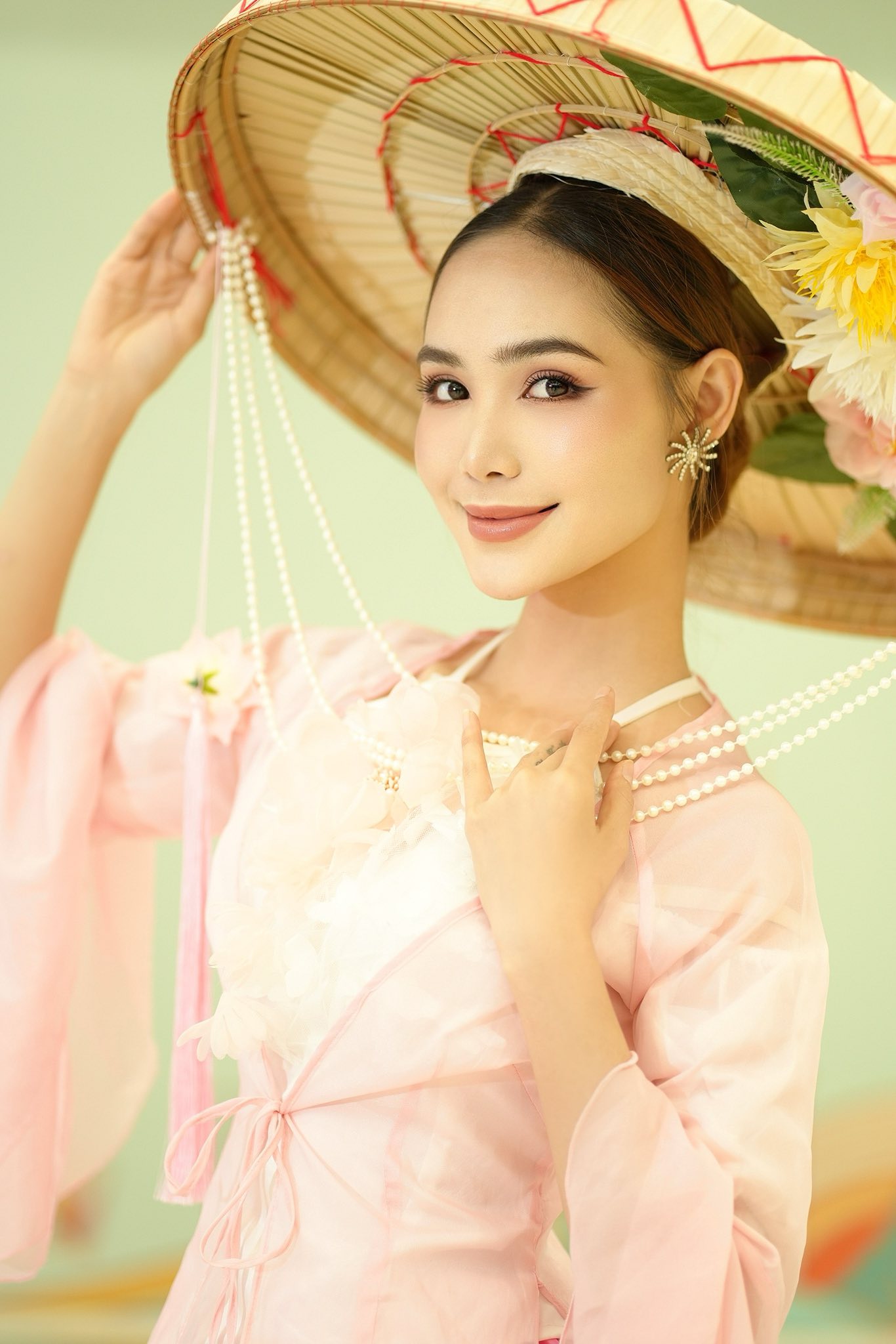 Nữ nhân viên bất động sản thu hút tại Miss Grand Vietnam 2025- Ảnh 3.