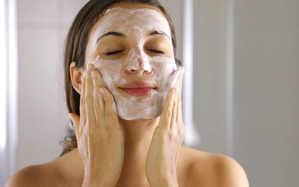 Bộ Y tế yêu cầu thu hồi, tiêu huỷ nhiều lô sữa rửa mặt, chăm sóc da vi phạm