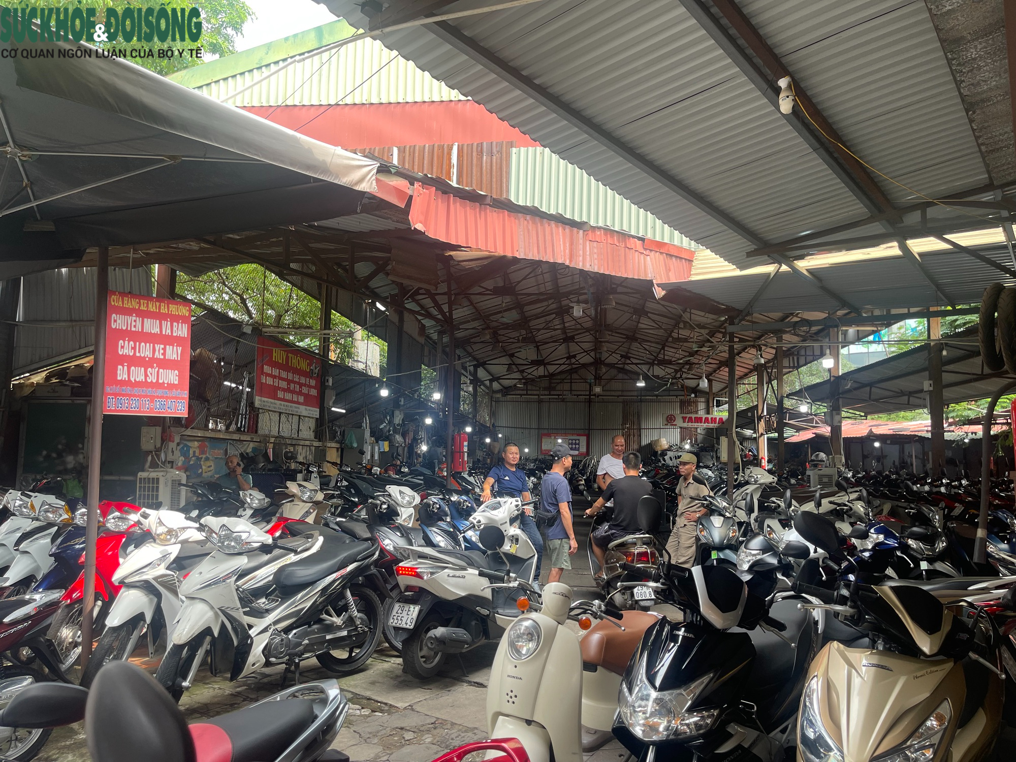 Trước lộ trình cấm xe xăng, chợ xe máy lớn nhất Hà Nội: 'Trước bán 10, giờ mất 9'- Ảnh 3. Trước lộ trình cấm xe xăng, chợ xe máy lớn nhất Hà Nội: 'Trước bán 10, giờ mất 9'- Ảnh 3.