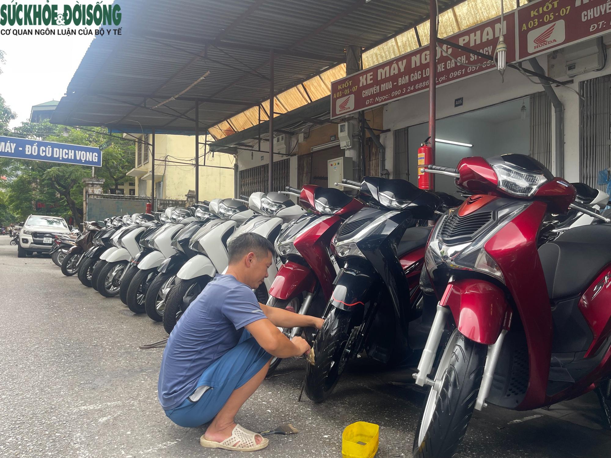 Trước lộ trình cấm xe xăng, chợ xe máy lớn nhất Hà Nội: 'Trước bán 10, giờ mất 9'- Ảnh 6. Trước lộ trình cấm xe xăng, chợ xe máy lớn nhất Hà Nội: 'Trước bán 10, giờ mất 9'- Ảnh 6.