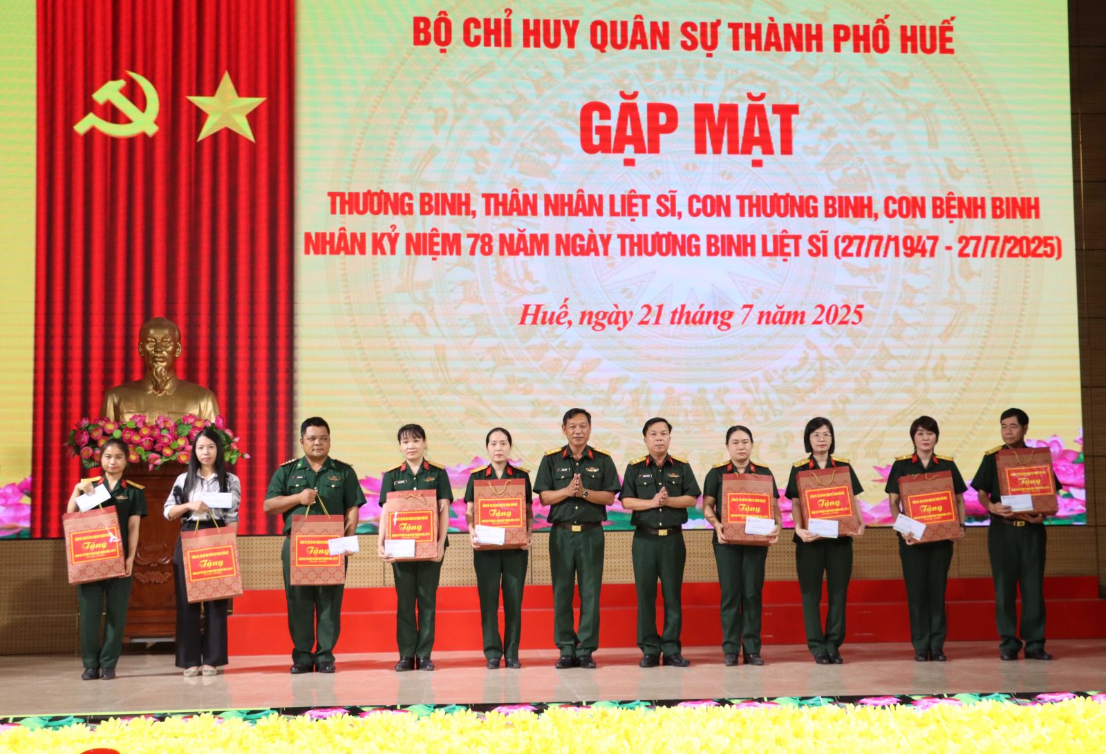 Hành trình tiếp bước của thân nhân liệt sĩ Rào Trăng- Ảnh 5. Hành trình tiếp bước của thân nhân liệt sĩ Rào Trăng- Ảnh 5.