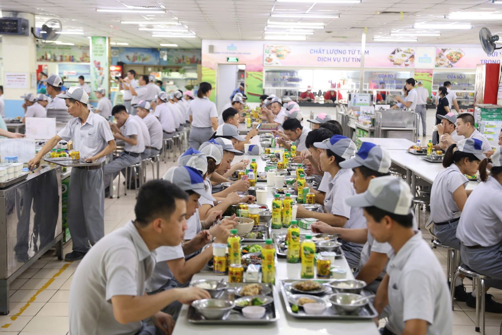 Tổ chức Bữa cơm Công đoàn 2025 gắn kết người lao động- Ảnh 1. Tổ chức Bữa cơm Công đoàn 2025 gắn kết người lao động- Ảnh 1.