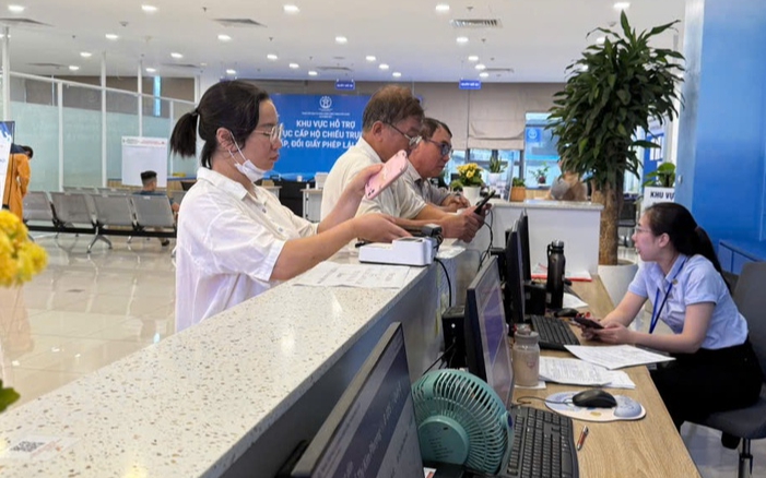 Hà Nội khuyến khích nộp hồ sơ trực tuyến để chặn 
