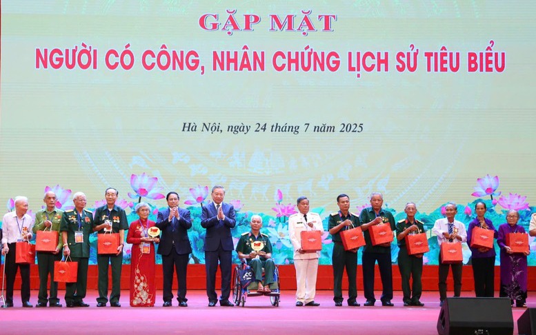 Xúc động nghĩa tình đồng đội Quân y Miền B2- Ảnh 6. Tổng Bí thư Tô Lâm: Sự hy sinh của các anh hùng liệt sĩ đã làm cho đất nước nở hoa độc lập, kết trái tự do